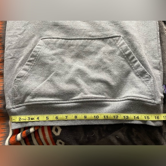 Patagonia grey hooded sweatshirt - Picture 3 of 4